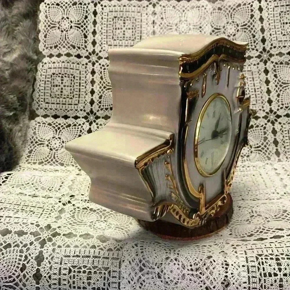 Antique Vintage Sessions Ceramic Table  Clock Oxford Metal Spinning
Clock - Picture 4 of 17